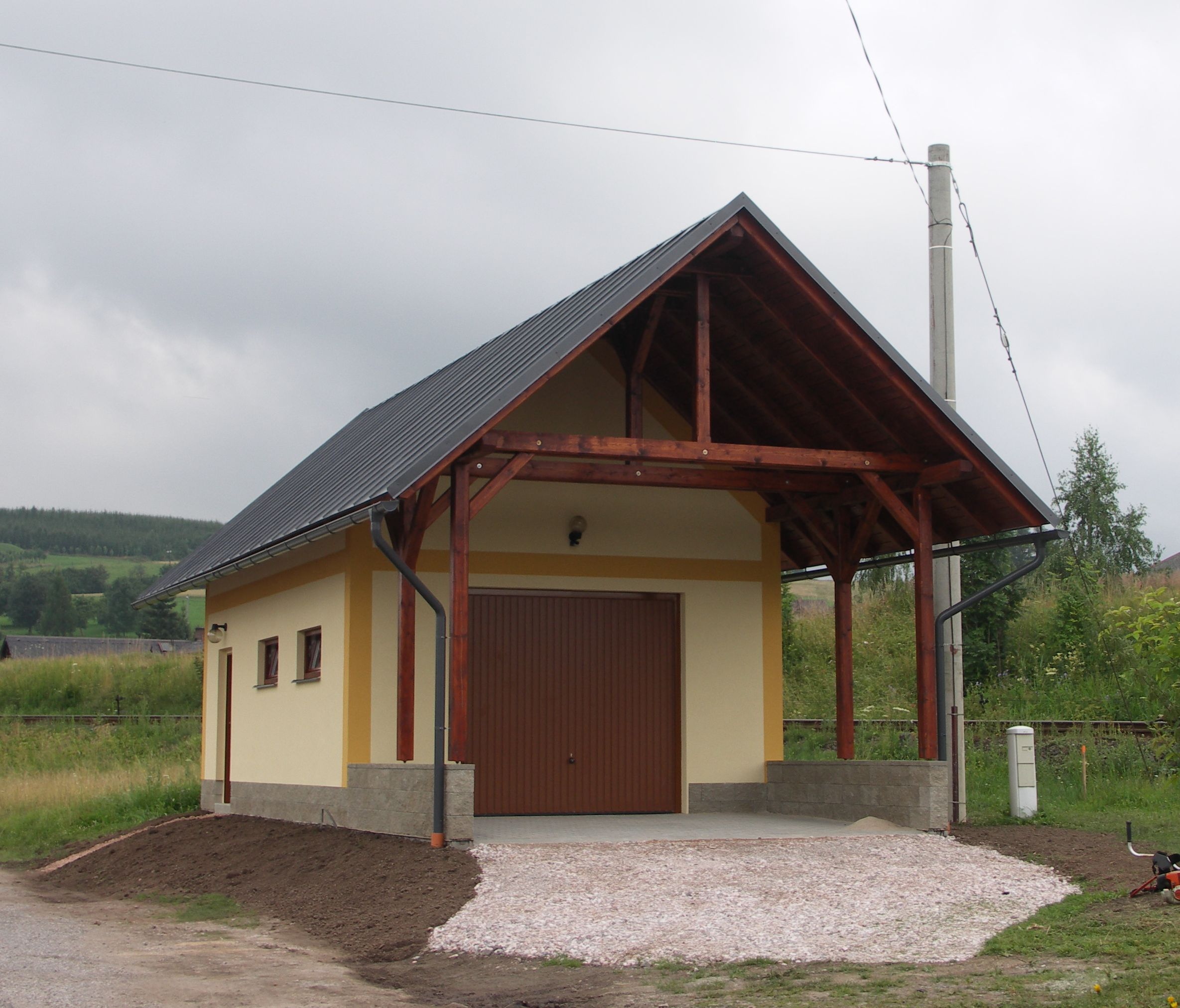 Stavební úpravy hasičské zbrojnice a přístřešek na kontejnery